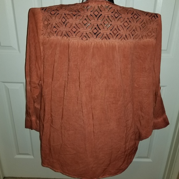 🦋TORRID PULL ON TOP WITH LATTICE DETAIL ON SHOULD - Picture 4 of 5